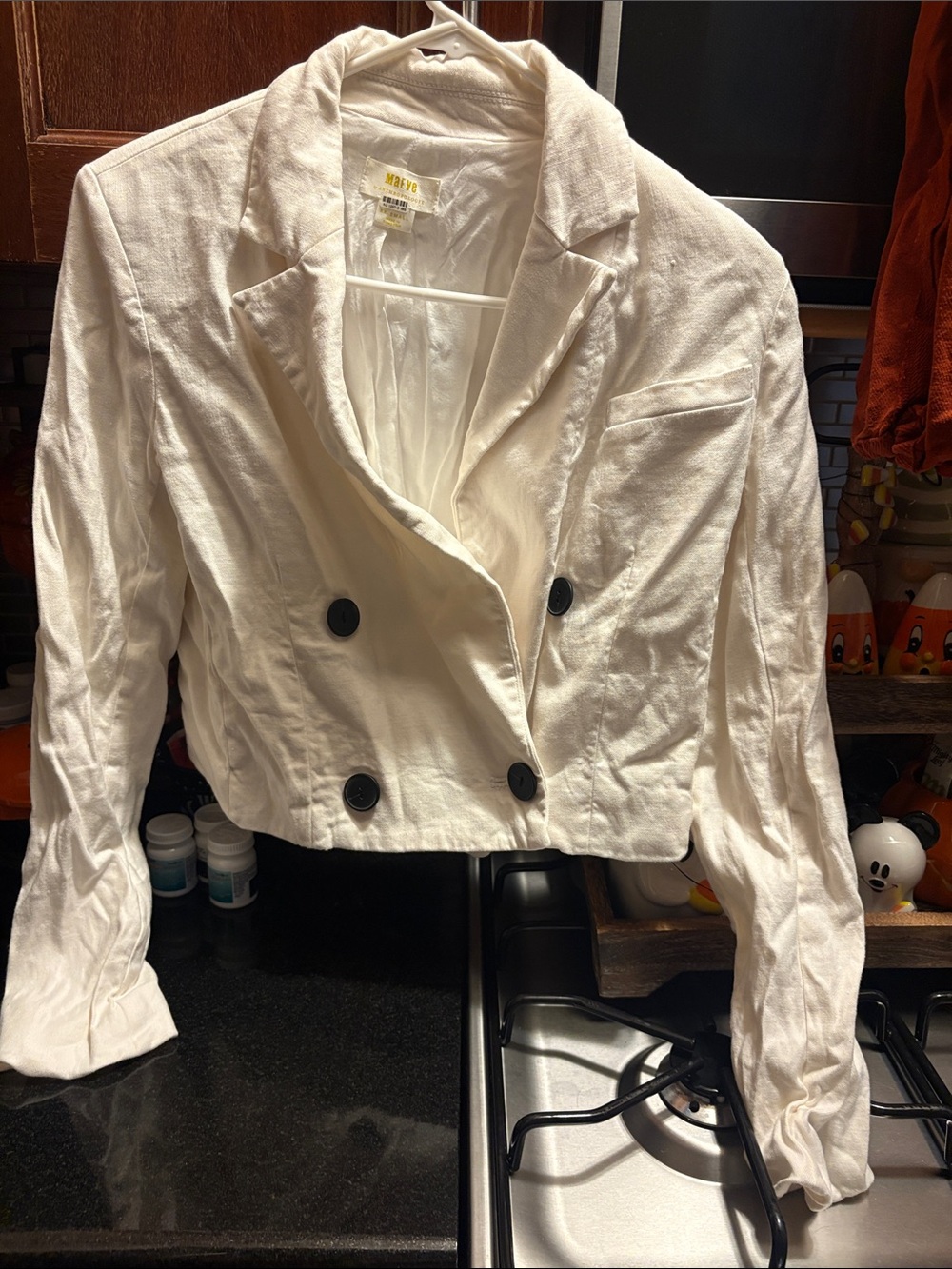 Cropped white jacket
